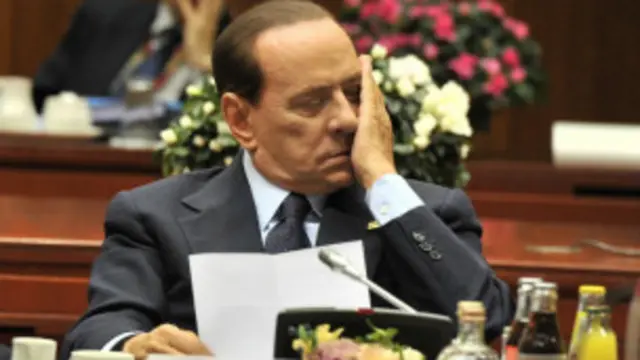 سترہ سال میں سلویو برلسکونی کے خلاف پچاس کے قریب عدم اعتماد کی تحاریک آئیں