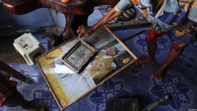 Foto Raja Bhumibol Adulyadej