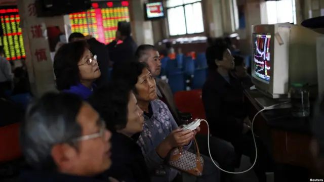 中國當局一直在調查有關腐敗官員和券商勾結，利用股災斂財的指控。