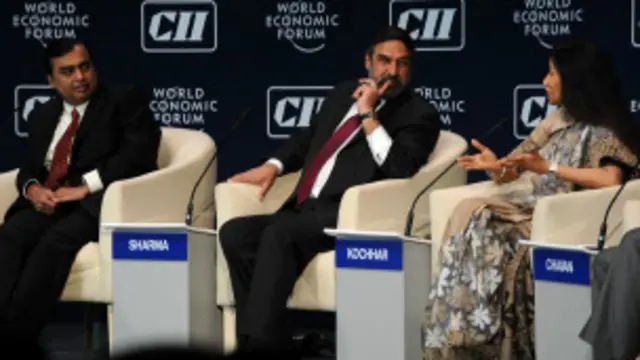 முகேஷ் அம்பானி, அமைச்சர் ஆனந்த் சர்மா மற்றும் சந்தா கோச்சர் 