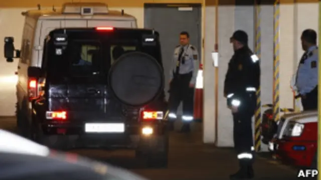 Машина доставляет Брейвика в суд в Осло