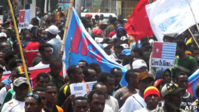 Unjuk rasa di Papua menuntut referendum 