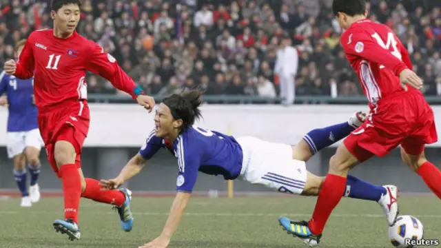 سنہ 2010 میں جو شمالی کوریا کی فٹ بال ٹیم ورلڈ کپ جیتنے میں ناکام رہی تو میڈیا میں ایسی غیر مصدقہ خبریں آئیں کہ شاید ٹیم کو مشقت کے لیے کیمپ میں بھجوا دیا گیا ہے