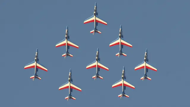 او پنځمه د لمر پر لور..