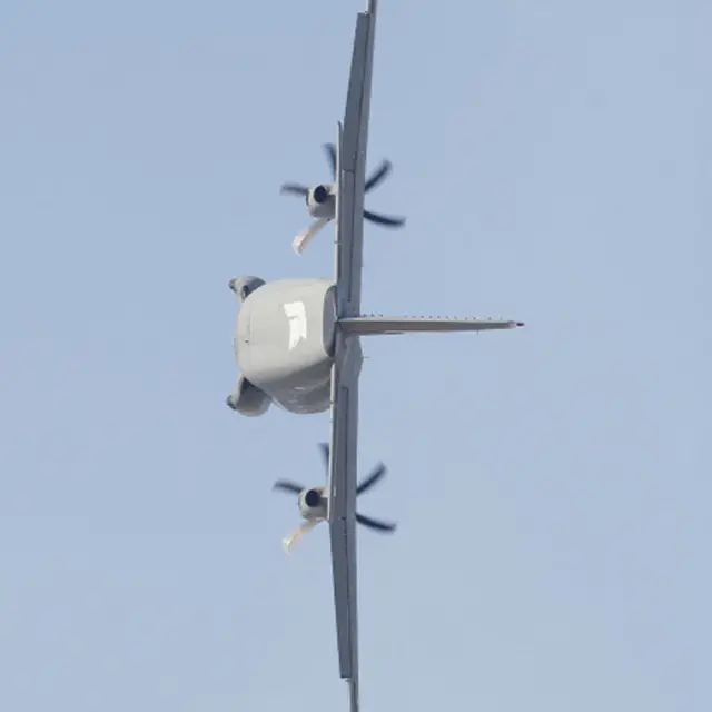 A C – 27J ډوله الوتکه د نندارې پر لومړۍ ورځ. 