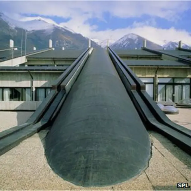 تنطلق جزيئات النيوترينو في نفق طوله 700 كيلومتر تابع لمختبرات جران ساسو