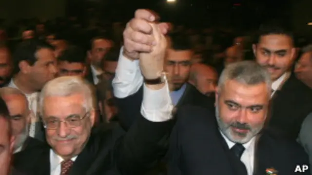 تشكيل حكومة وحدة وطنية سيكون الخطوة الأولى ضمن اتفاق المصالحة بين فتح وحماس.