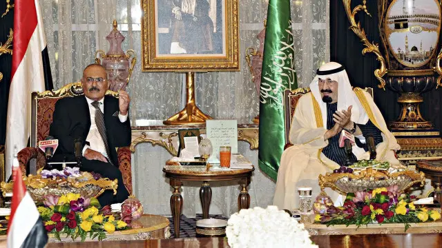 الرئيس اليمني السابق صالح في ضيافة الملك السعودي الراحل عبد الله بن عبد العزيز. 