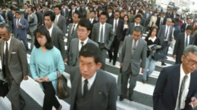 日本街頭的行人