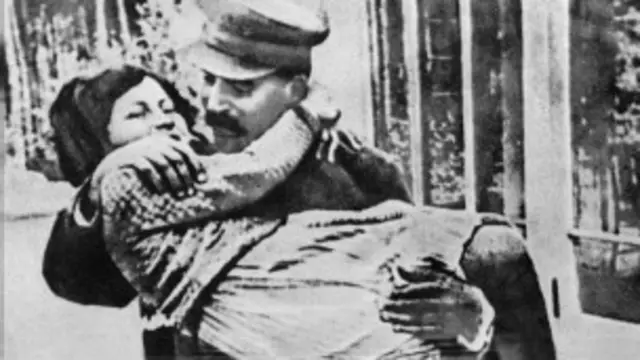 जोज़फ़ स्टालिन के साथ उनकी बेटी स्वेतलाना