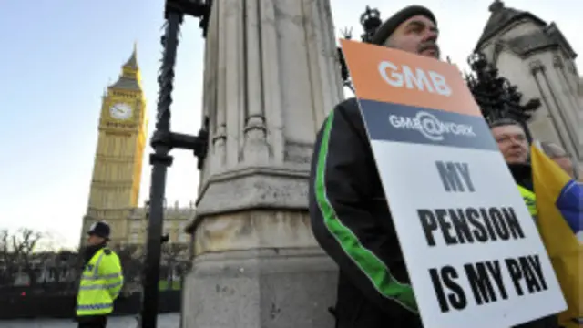 Янги британ ҳукумати томонидан иқтисодни ўнглаш йўлида олиб борилаётган кескин чоралар ҳам аҳолининг норозилигини кучайтирган