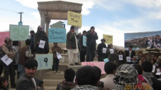 در یک گردهمایی در مرکز افغانستان نسبت به رسمیت بخشیدن به خرافه پرستی در یک نشست مهم سیاسی اعتراض شد