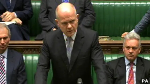 Ngoại trưởng Anh William Hague tuyên bố các nhân viên ngoại giao Iran phải rời khỏi Anh trong vòng 48 giờ đồng hồ.