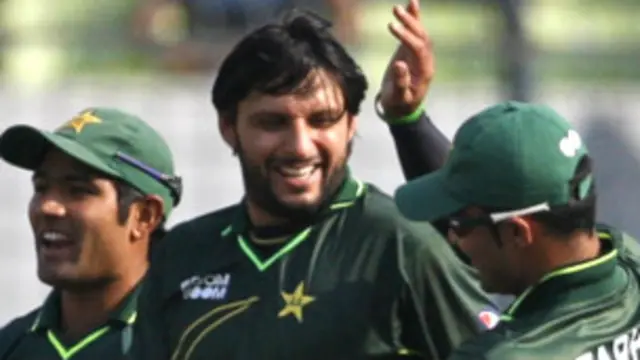 شاہد آفریدی نے ایک روزہ کرکٹ میں اپنی 350 وکٹیں بھی مکمل کر لیں