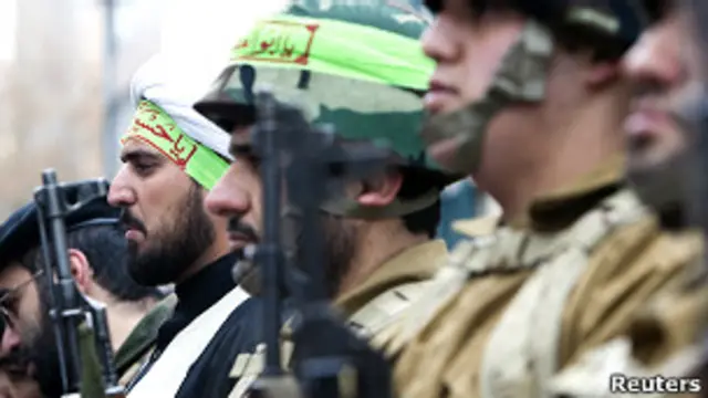 Бойцы иранской военизированной организации "Басидж"
