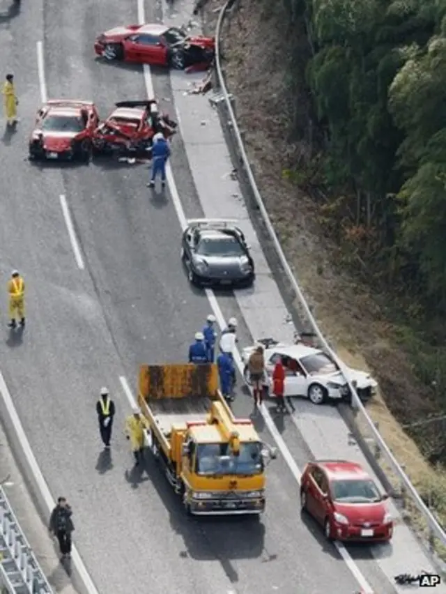Tabrakan mobil-mobil mewah di Jepang