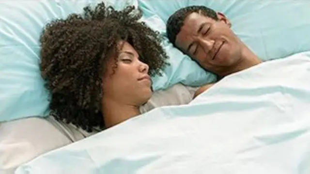 Pareja durmiendo