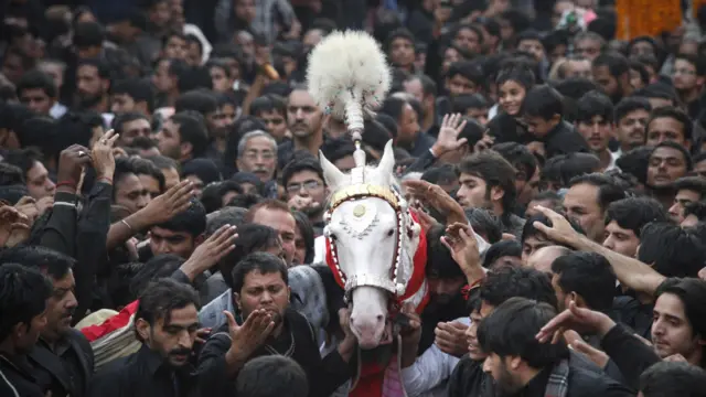 لاہور میں ذو الجناح کے جلوس کا منظر