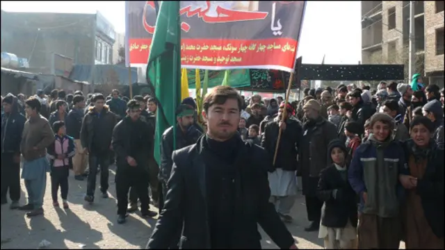 لاہور سمیت پنجاب کے تمام بڑے شہروں میں ایک لاکھ 30 ہزار سے زیادہ پولیس اہلکار تعینات کر دیے گئے ہیں