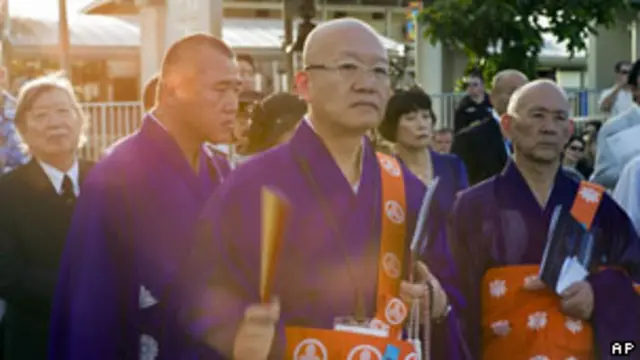 日本僧人出席了在美国夏威夷举行的纪念珍珠港事件70周年活动（07/12/2011）