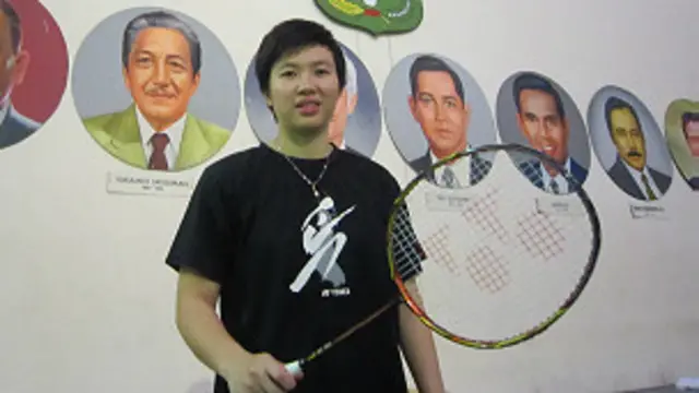 Di usia 12 tahun, Lilyana meninggalkan bangku sekolah, dan memilih total terjun ke dunia bulutangkis.