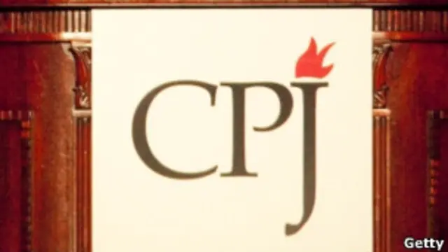 保护记者委员会标志