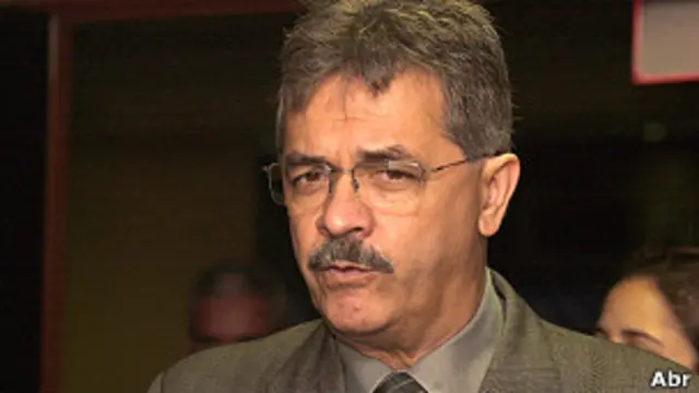 Nilmário Miranda em 2005 (Foto: Roosewelt Pinheiro/Agência Brasil)