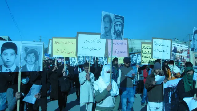 لاریون کوونکو دا شعار هم له ځانه سره لېږداوه چې (سوله له عدالت پرته هېڅ معنا نه لري)