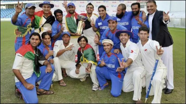 کریکټ لوبغاړي