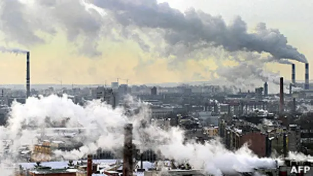 فرمانداران ۷ ایالت آمریکا از آقای اوباما خواستهاند این طرحهای زیستمحیطی را کنار بگذارد چون باعث تعطیلشدن نیروگاههای زغال سنگ میشود