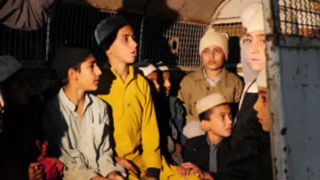 Học viên trại Karachi