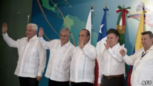 Президент Чили без галстука во время саммита лидеров латиноамериканских стран