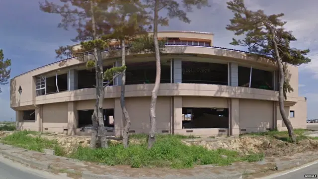 На знімках видно, як виглядали прибережні території Японії до і після цунамі.