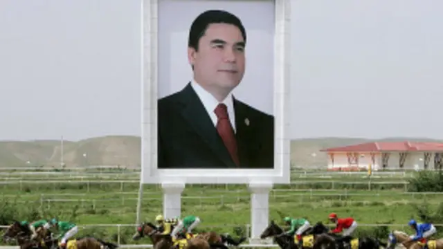 Porno qattiq sikiklari qoshni uchun orgazm