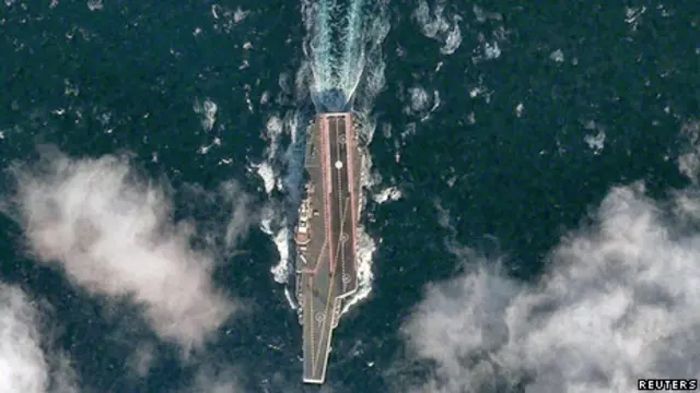 美国一家商业卫星公司称拍摄到了中国海军首艘航空母舰在黄海第二次海试的照片（14/12/2011）