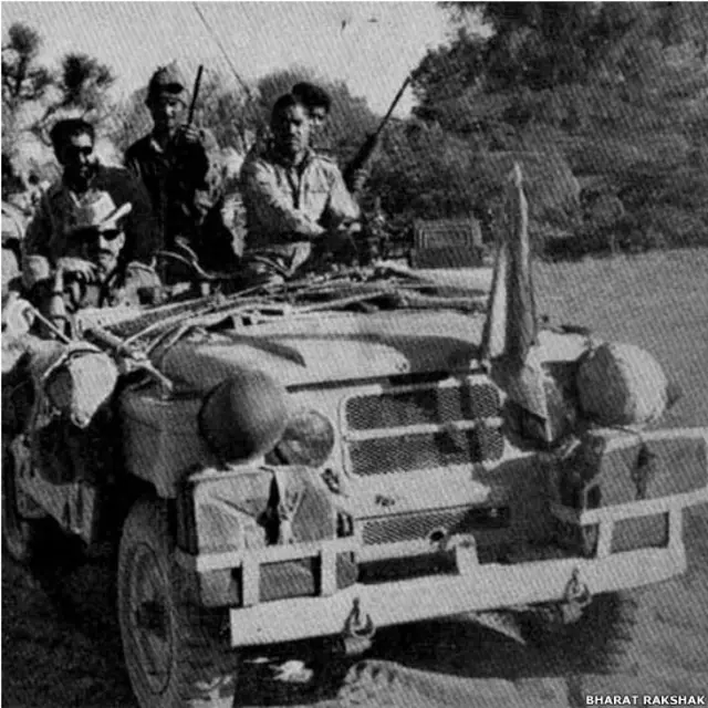 पश्चिमी पाकिस्तान में इस्लामकोट पर सफल हमले के बाद 10पैरा कमांडो के भारतीय सैनिक लौटते हुए. (तस्वीर- भारत-रक्षक डॉट कॉम)