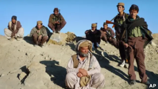 د برید سیمه کې د ولسوالۍ ودانۍ په ګډون، ګڼو حکومتي ودانیو او د خلکو کورونو ته زیان اوښتی او د زیاترو هېندارې ماتې شوې دي.