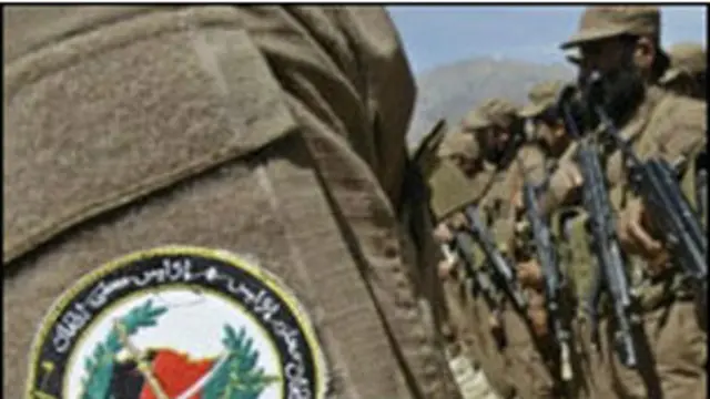 اعضای پلیس محلی از سوی افراد بانفوذ محلی معرفی و با تایید مسئولان امنیتی استخدام می‌شوند