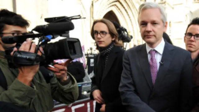 Жулиан Ассанж