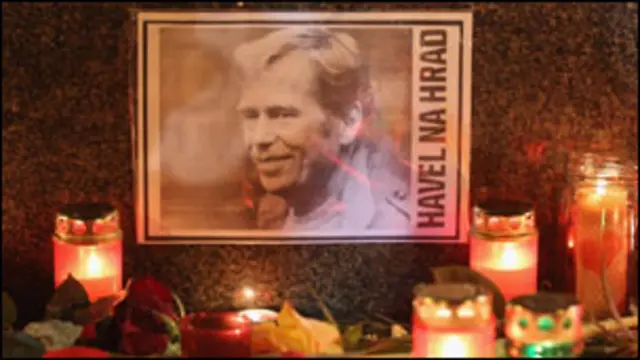 Người dân CH Czech tưởng niệm ông Havel (1936-2011)