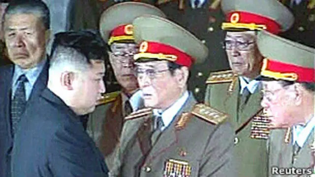 Đại tướng Kim Jong-un tiếp các tướng lĩnh đến viếng ông Kim Jong-il