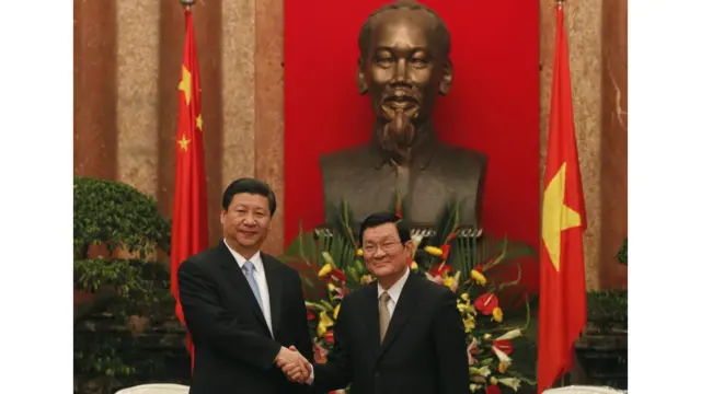 Phó Chủ tịch Trung Quốc chụp ảnh cùng Chủ tịch Việt Nam Trương Tấn Sang.