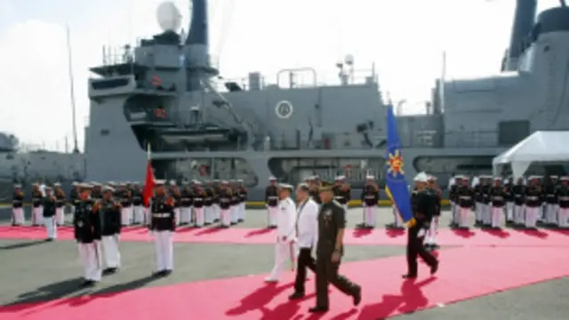 Tổng thống Philippines trong buổi lễ ra mắt tàu Gregorio del Pilar