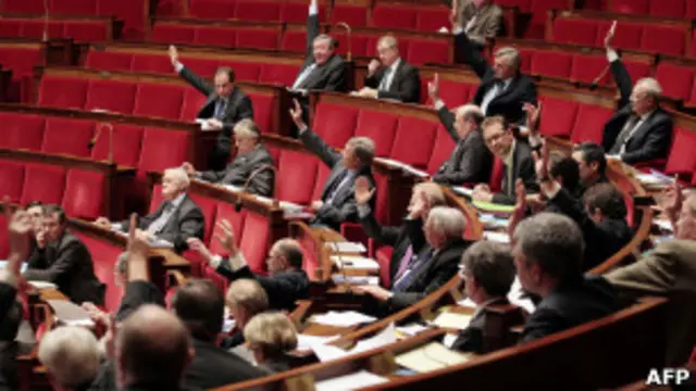 لایحه بحث‌برانگیز مربوط به نسل‌کشی ارامنه در ترکیه، پس از تصویب مجلس فرانسه، تا چند ماه آینده به مجلس سنا فرستاده می‌شود