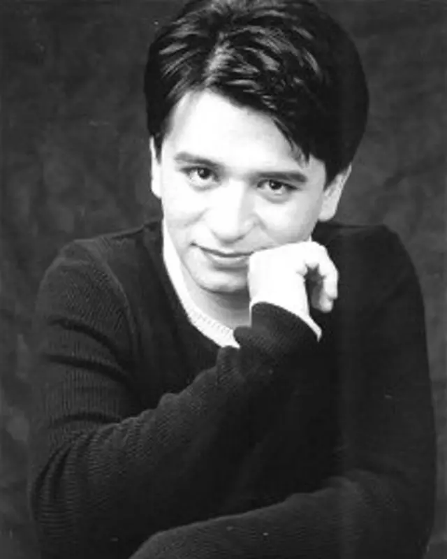 Таниқли хонанда Абдулазиз Карим Ўзбекистон халқига Янги йил тилаклари билан