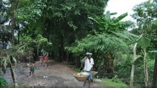 Miah, köyünde yeni bir yaşam kurmaya çalışıyor