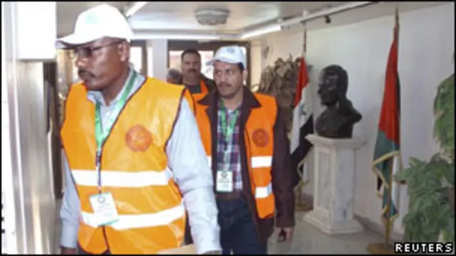 ناظران اتحادیه عرب برای نظارت بر اجرای روند طرح صلح پیشنهادی این اتحادیه به سوریه سفر کرده اند