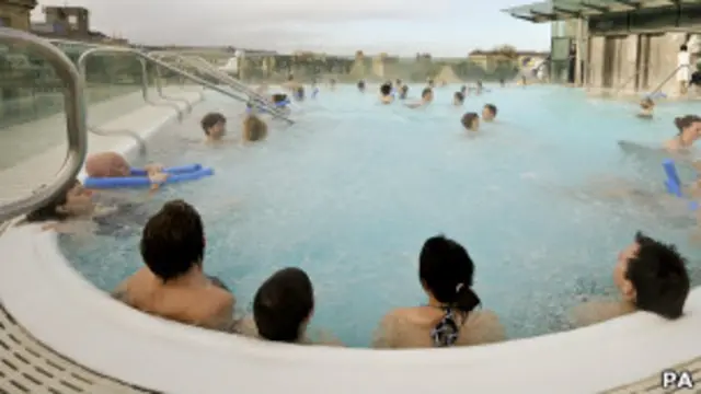 जर्मनी में कई लोगों का मानना है कि निर्वस्त्र शरीर बिल्कुल स्वाभाविक है