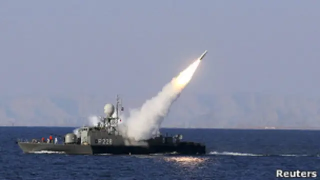 ایران اخیرا در تنگه هرمز مانور نظامی برگزار کرده است