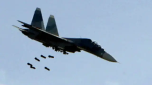 Máy bay Su-30 ném bom trong cuộc tập trận tại Đồng Nai